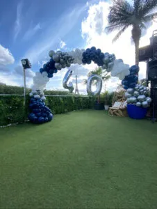 Décoration arche ballons anniversaire entreprise